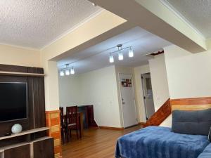 Arriendo Casa dos pisos por dia