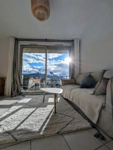 Appartements Studio Confortable & Lumineux - Vue Montagne & Lac - Plan d-Eau : photos des chambres