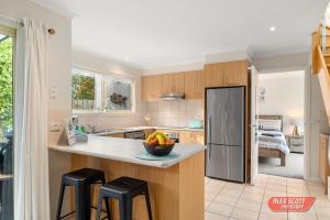 HOLLYDENE 2 - 6 Guests