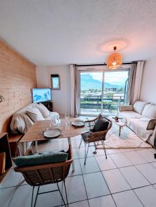 Appartements Studio Confortable & Lumineux - Vue Montagne & Lac - Plan d-Eau : photos des chambres