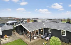 Nice Home In Juelsminde With Wifi