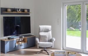 4 Bedroom Amazing Home In Klausdorf