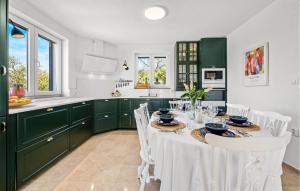 4 Bedroom Amazing Home In Vodice