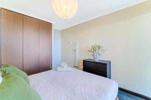 Manquehue View 1B Parking and City Views