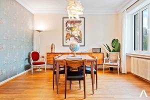 Cozy 1BR with Balcony and Workspace in Hollerich