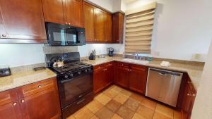 LV214 Convenient Downstairs 2 Bed Legacy Villa