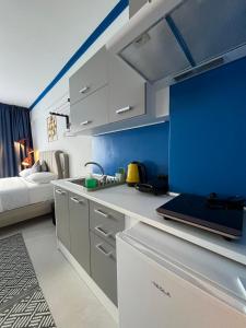 Voulis 45 Plaka Suite by Zeussuites