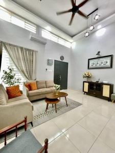 Ruma10 Homestay