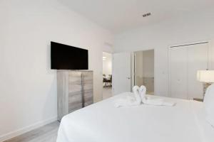 5BR House with Private Pool, 15 min to Disney