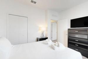 5BR House with Private Pool, 15 min to Disney