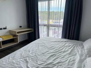 Modern apartment on Naiharn Beach B404