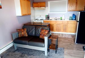 3-Min Walk Ferry, Free Wi-Fi,Free Spacious Parking