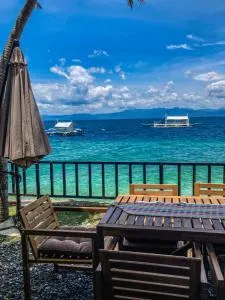 Beachfront Villa in Panagsama - Basdiot