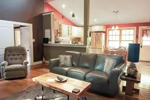 2BR Cottage Surrounded by Nature - Mindemoya