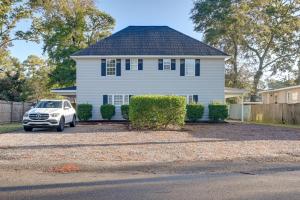 1 Mi to Pier Screened Patio at Murrells Inlet Apt