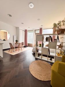 Canal St Martin Miss Dodu