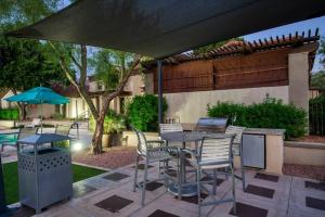 Modern 2-BR Condo near Kierland