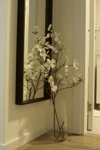 Aura Apartment - Lovely Apartment with Garage Parking