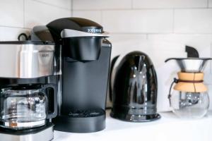 Starlight Horizon 2 Cabins JK - Pet-Friendly Texas Hill Country Cabins Near Canyon Lake - Pool, Stargazing, Sleeps 16