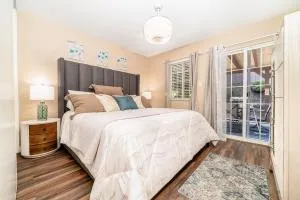 Charming San Marcos 2BR with Patio & Pet-Friendly - 埃斯孔迪多