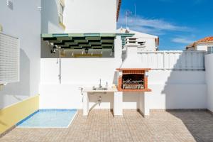 Cozy 3 BDR House Duplex With Patio by LovelyStay