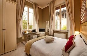 Standard Double Room room in Villa Tower Inn