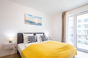 Central - Free Parking - Large Balcony