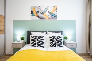 Central - Free Parking - Large Balcony