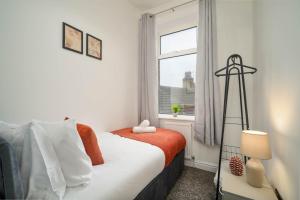 Ruby House - 2 Bed in Huddersfield Yorkshire