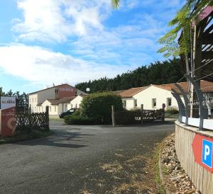 Hotels Contact Hotel Solana, Niort MendesFrance : photos des chambres