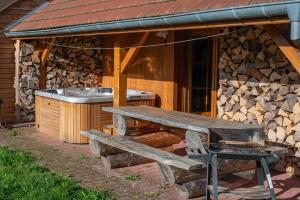 Chalets Le chalet Montanea-Jacuzzi-Free parking : photos des chambres