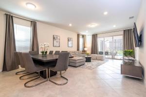 Modern Paradise at Windsor Cay pool and Game Room