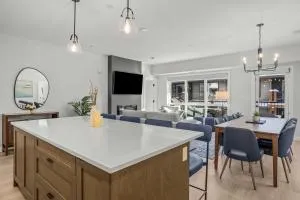 Outdoor heated pool and hot tub Stunning 3Bd sanctuary - Seebe