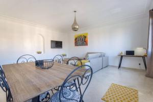 Super cosy fully equip - pool - prox. M Avenue