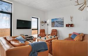 4 Bedroom Gorgeous Home In Fur