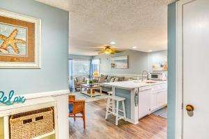 Walk to Ocean Myrtle Beach Retreat with Sunroom