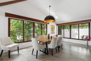 5-BD Beachfront, Ocean-View Hillside Home