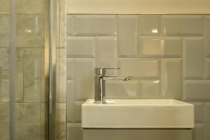 The Willow - Studio 13