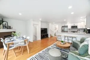 Green Lake Remodelled home with AC garage yard - 西雅图