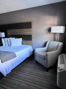 Standard Queen Room room in Francis Scott Key Family Resort