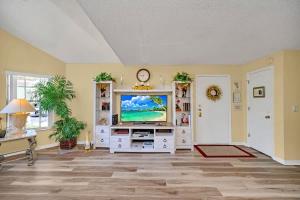 Beautiful Royal Palm Bay Condo near Disney