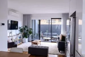 Luxe Altona Haven - Executive 3BR Family Townhouse - Brooklyn