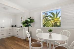 Idyllic unit in Little Manly - Steps from the sand