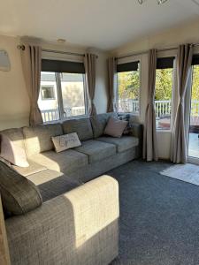 Anglers Rest, with Hot Tub and Private Fishing Peg