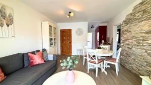 MarketHome Bouganvillas 2