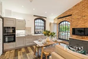 Chapel Loft - Brand New With Parking - Harpsden