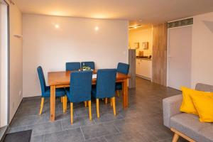 Appartements Laroque Gite Modern New Stylish : photos des chambres