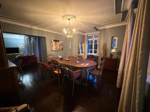 Villas Demeure de charme - 10 min plage - Golf 4km - Lac Caniel 1km : photos des chambres