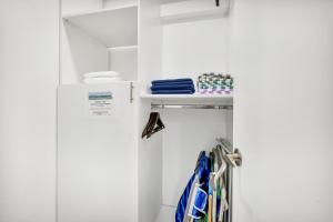 ULTRA spacious apartment steps from the beach