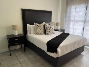 17 Elizabeth Place - Beautiful and spacious self catering 3 bedroom unit next to Kyalami Racetrack with free WiFi - Perfect for a big family in Midrand Waterfall